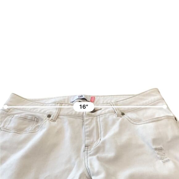 CAbi Style #5089 Antique White Distressed Slim Boyfriend Jeans Size 6 - Picture 5 of 10